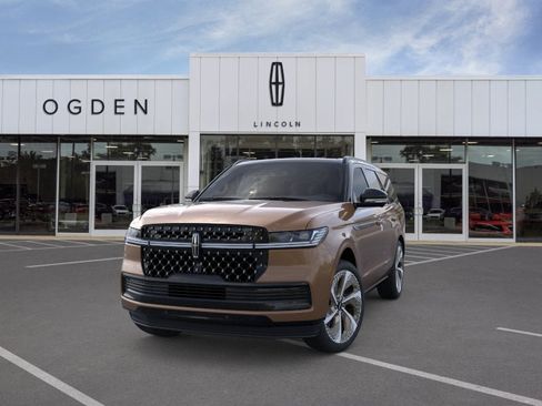 New 2026 Lincoln Navigator Black Label AWD/4WD image 2
