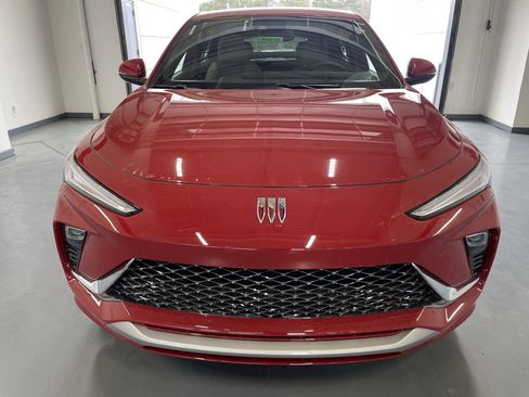 New 2026 Buick Envista Avenir image 2