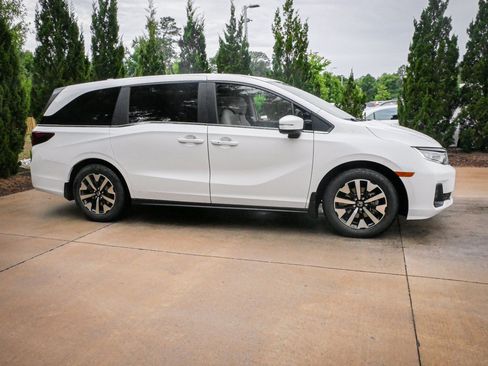 New 2026 Honda Odyssey EX-L image 11