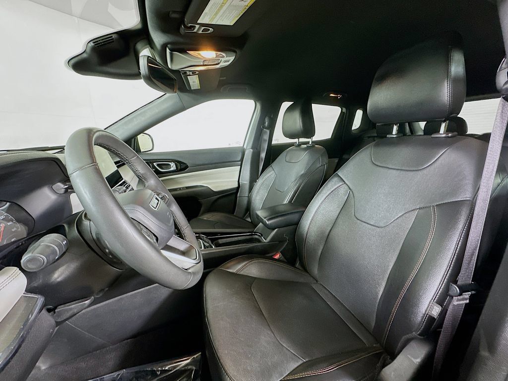 Used 2023 Jeep Compass Limited AWD/4WD image 17