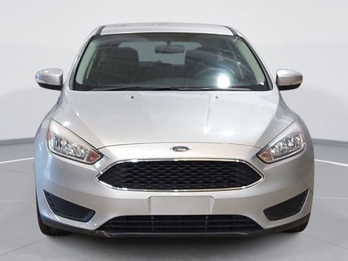 Used 2016 Ford Focus SE FWD image 2