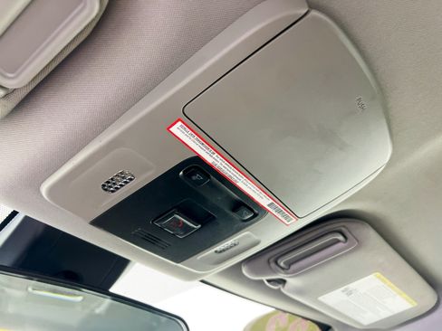 Used 2022 Toyota Camry SE FWD image 20