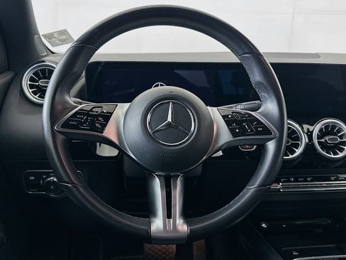 Used 2025 Mercedes-Benz GLA 250 4MATIC image 18