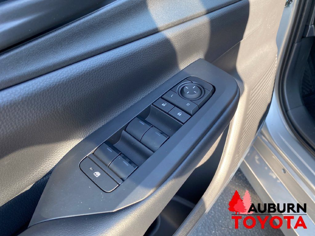 New 2027 Toyota Prius Plug-In Hybrid FWD image 10