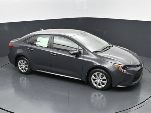 Used 2026 Toyota Corolla LE FWD image 33
