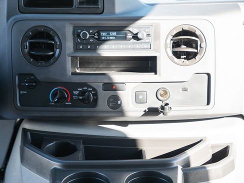 Certified 2023 Ford E-450 and Econoline 450 Super Duty w/ Power Windows & Locks Group RWD image 21