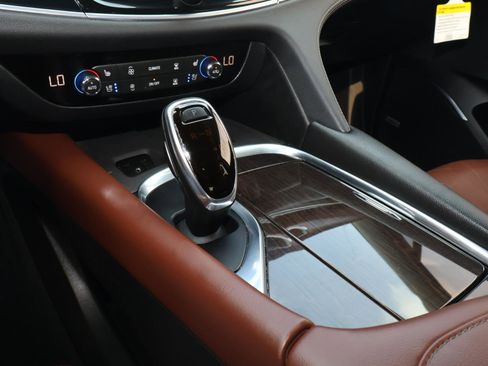 Used 2019 Buick Enclave Avenir w/ Avenir Technology Package FWD image 25