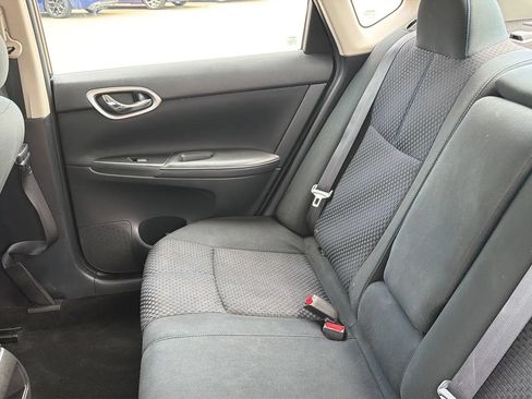 Used 2019 Nissan Sentra SR FWD image 36
