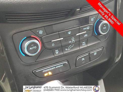Used 2017 Ford Escape SE w/ SE Sport Appearance Package AWD/4WD image 18