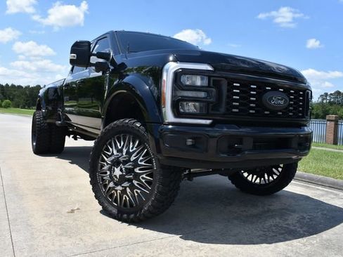 Used 2023 Ford F450 Lariat image 5