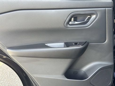 Certified 2025 Nissan Rogue S image 12