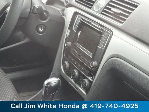 Used 2016 Volkswagen Passat 1.8T S image 19