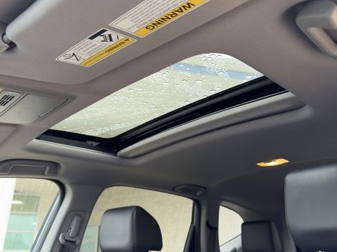 Used 2022 Honda CR-V Touring image 18