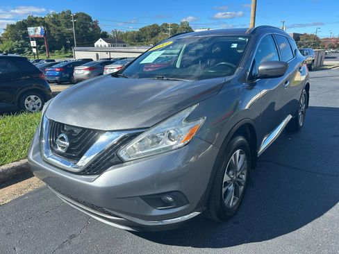 Used 2017 Nissan Murano SV w/ Premium Package image 3