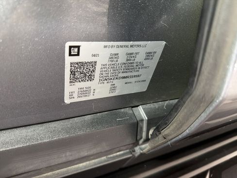 Used 2021 Chevrolet Suburban RST w/ Luxury Package image 30