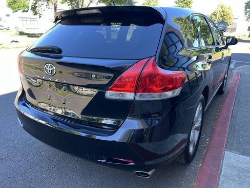 Used 2010 Toyota Venza w/ Comfort Pkg FWD image 3
