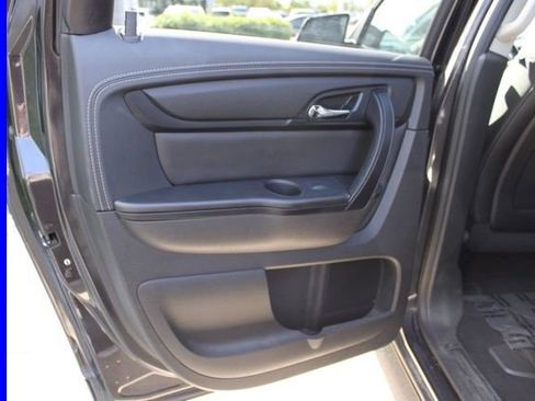 Used 2017 Chevrolet Traverse LT FWD image 23