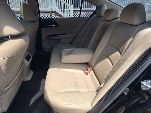 Used 2017 Honda Accord Touring image 19