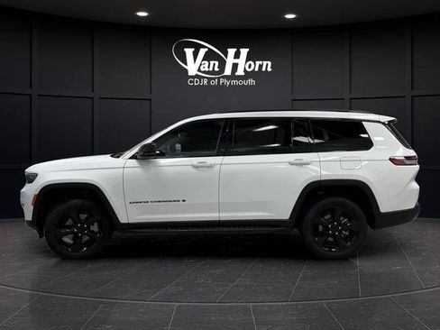 Used 2025 Jeep Grand Cherokee L Limited w/ Luxury Tech Group II image 13