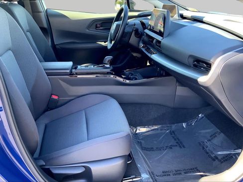 Used 2023 Toyota Prius LE FWD image 8