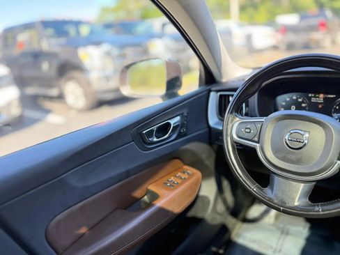 Used 2018 Volvo XC60 T6 Momentum w/ Advanced Package AWD/4WD image 21