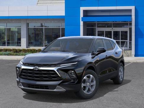 New 2025 Chevrolet Blazer LT w/ Driver Confidence Package FWD image 6