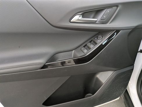 Used 2025 Chevrolet Equinox LT image 15