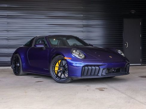Certified 2025 Porsche 911 Targa 4 GTS AWD/4WD image 9