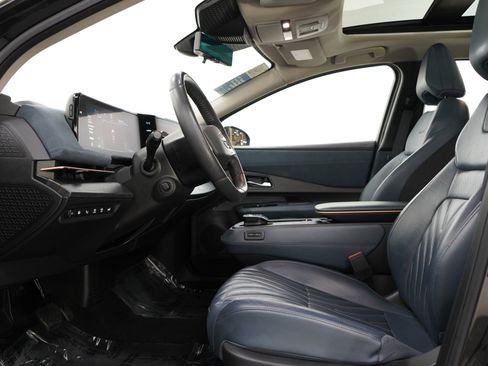 Used 2023 Nissan Ariya AWD/4WD image 25