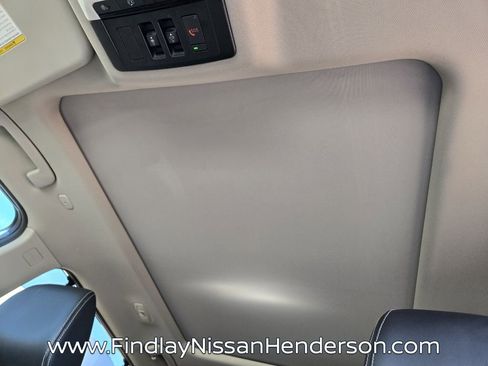 Used 2023 Nissan Rogue SL w/ SL Premium Package image 11