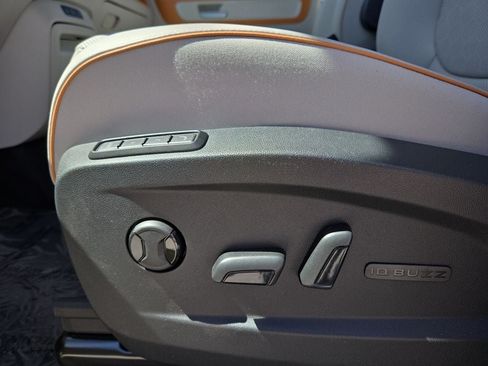 New 2025 Volkswagen ID. Buzz 1st Edition AWD/4WD image 20