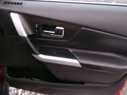 Used 2013 Ford Edge Limited image 37