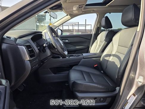Used 2024 Nissan Rogue SV w/ SV Premium Package AWD/4WD image 9