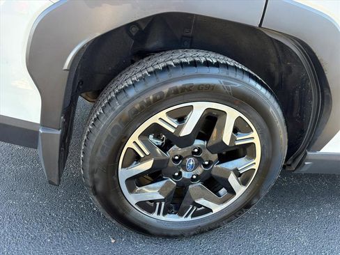 Used 2025 Subaru Forester Premium w/ Convenience Package #2 image 27