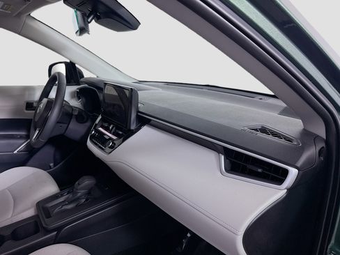 Used 2026 Toyota Corolla Cross LE image 30