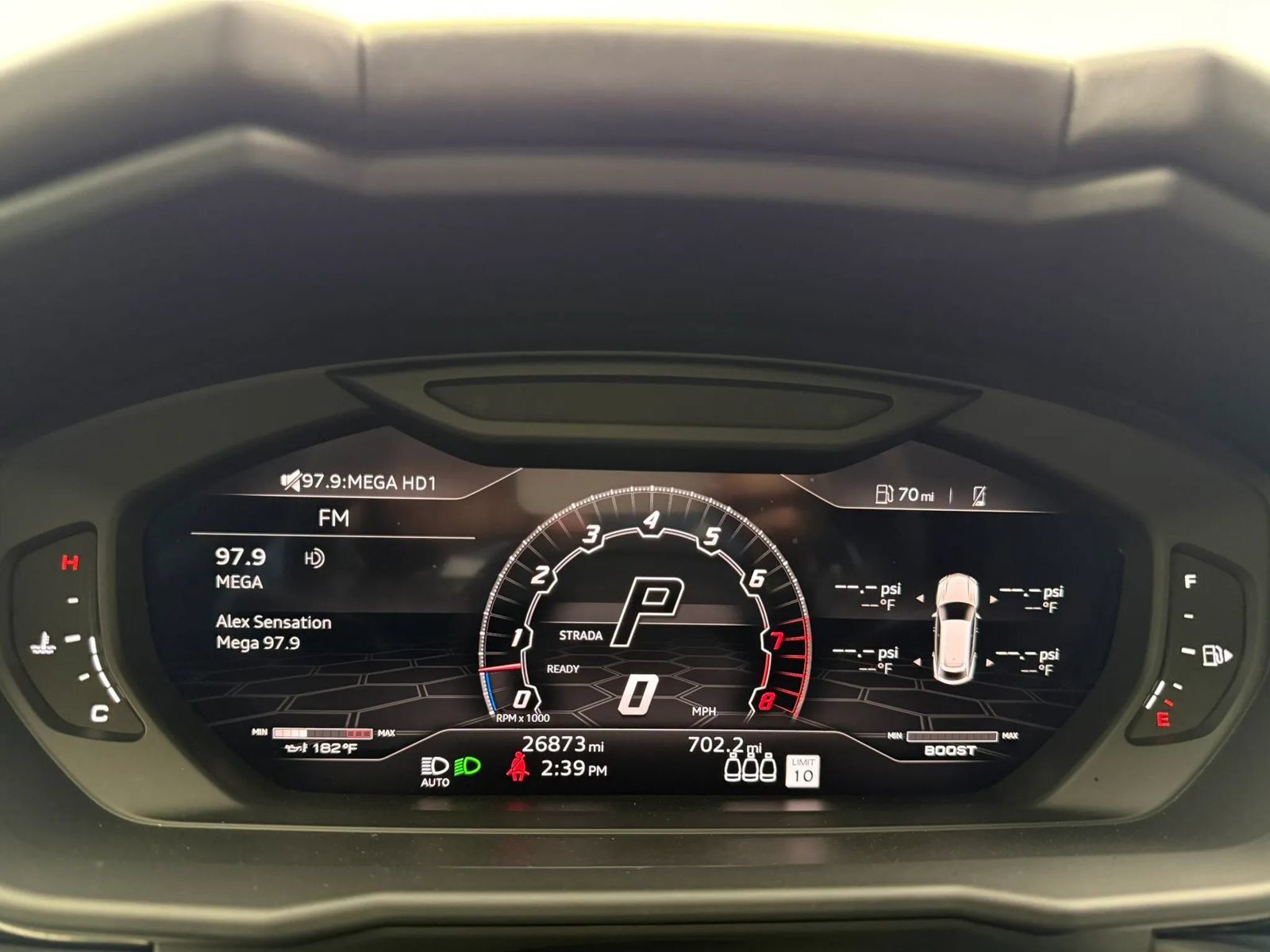 Used 2022 Lamborghini Urus AWD/4WD image 48