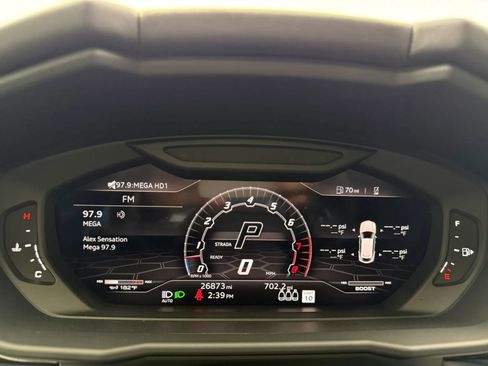 Used 2022 Lamborghini Urus AWD/4WD image 48