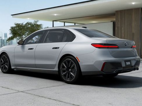 New 2026 BMW 740i w/ Executive Package RWD image 2