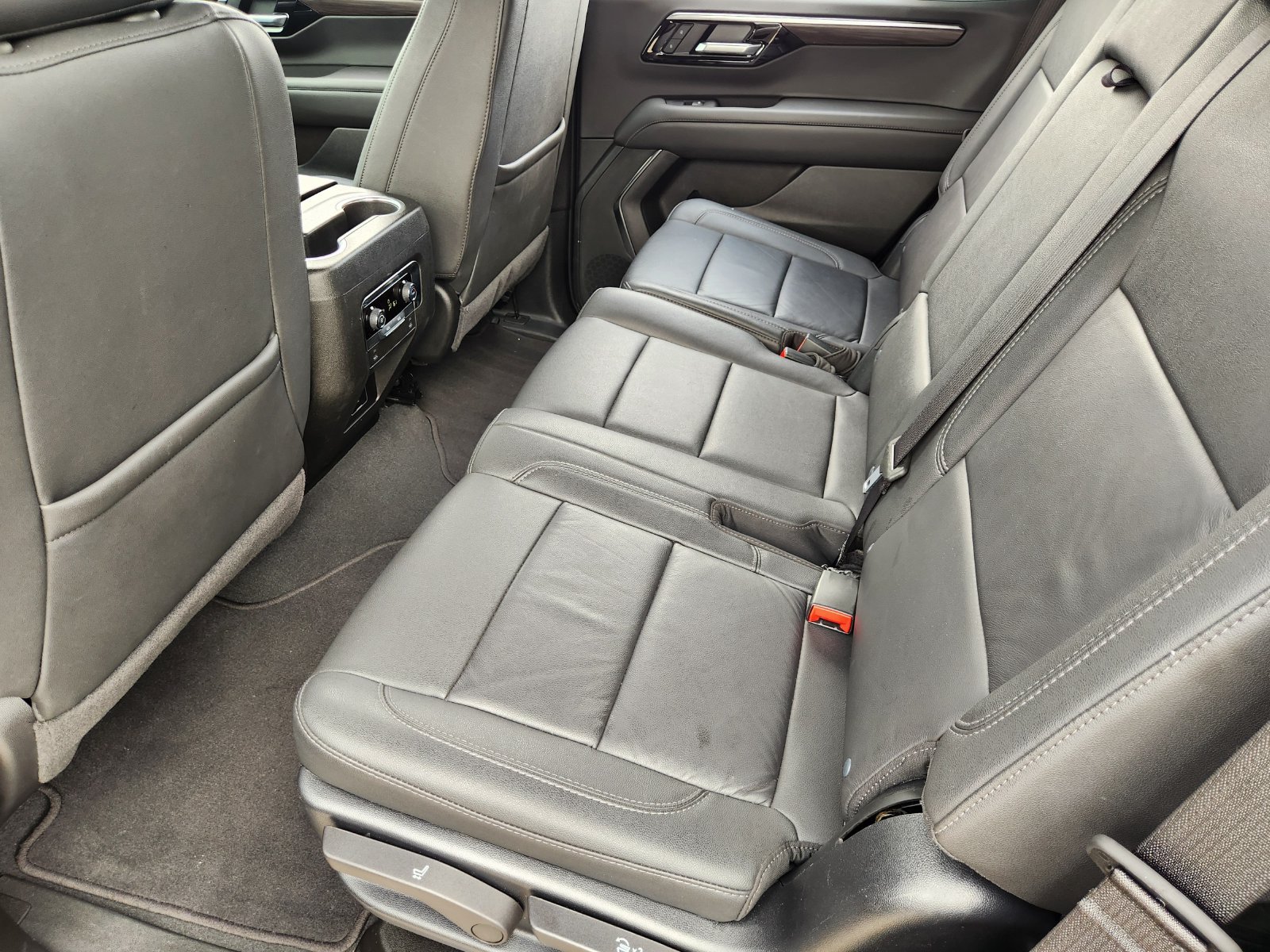 Certified 2025 Chevrolet Tahoe Z71 AWD/4WD image 33