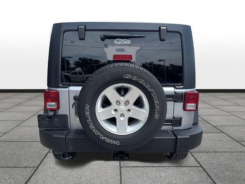 Used 2015 Jeep Wrangler Unlimited Sport w/ Quick Order Package 24S AWD/4WD image 4