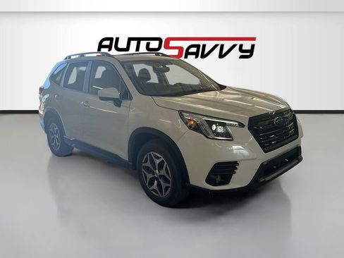 Used 2023 Subaru Forester Premium AWD/4WD image 1
