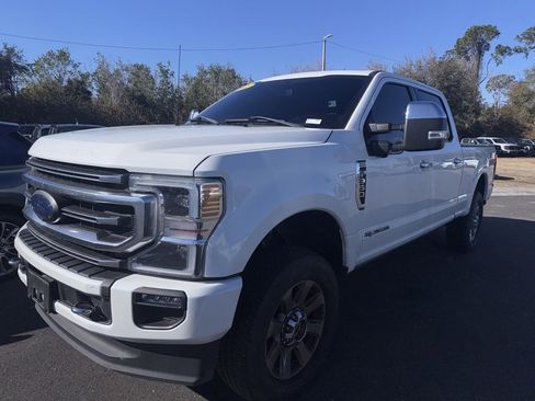 Used 2022 Ford F350 Platinum w/ FX4 Off-Road Package image 2