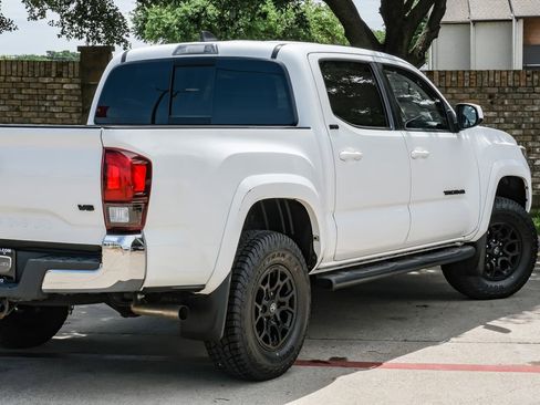 Used 2020 Toyota Tacoma SR5 image 17