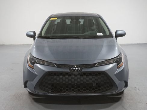 Certified 2022 Toyota Corolla LE FWD image 2