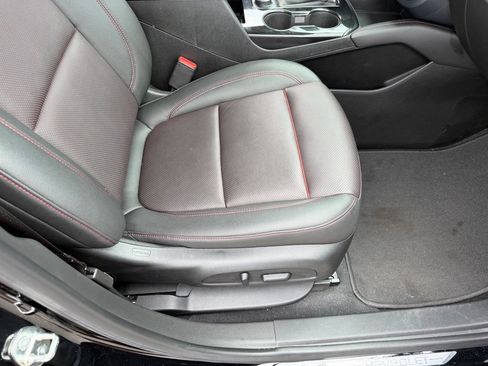 Used 2021 Chevrolet Blazer RS w/ Enhanced Convenience Package FWD image 19