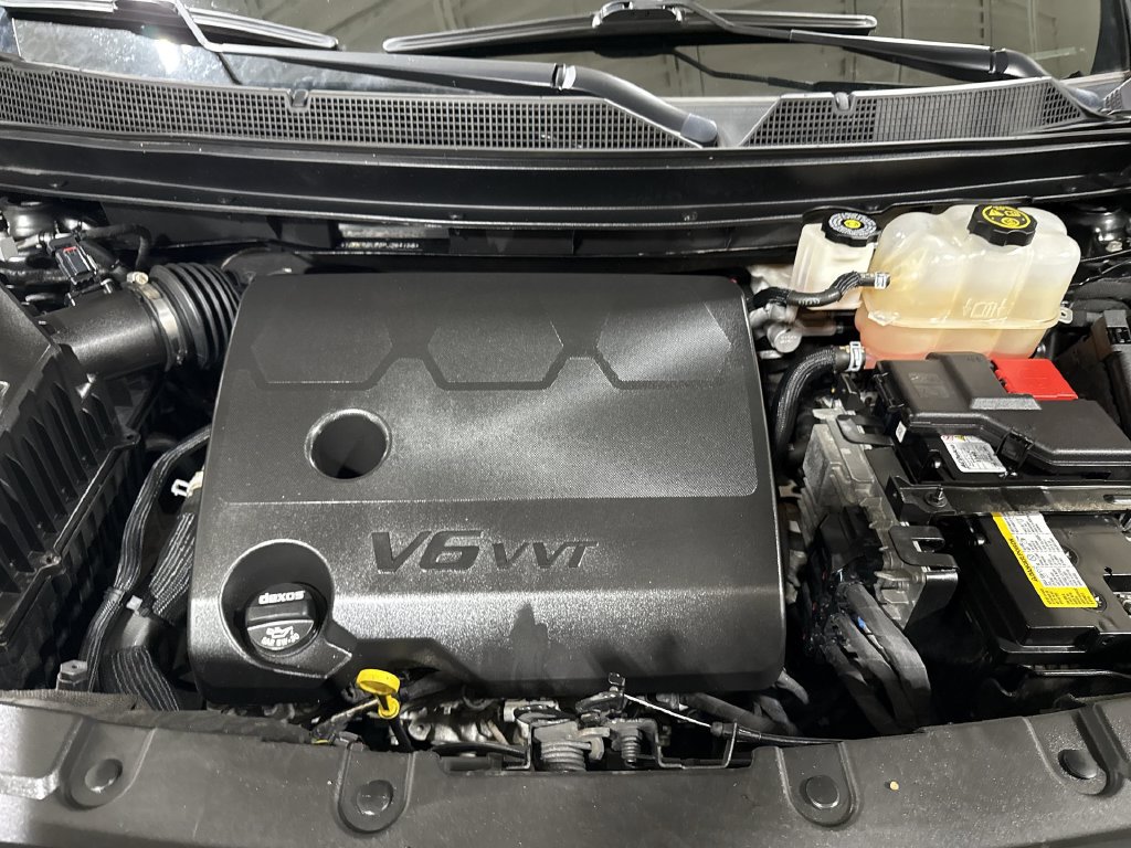 Used 2023 Chevrolet Traverse LT FWD image 25