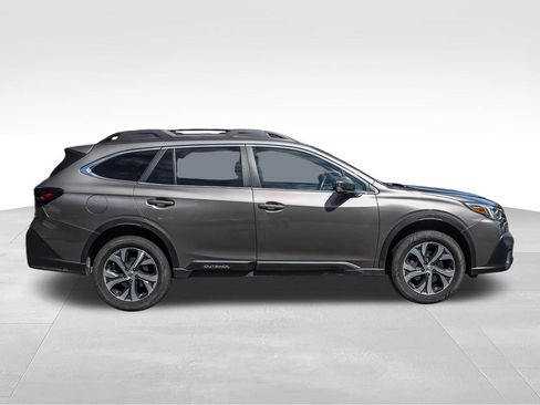Used 2022 Subaru Outback Limited AWD/4WD image 3