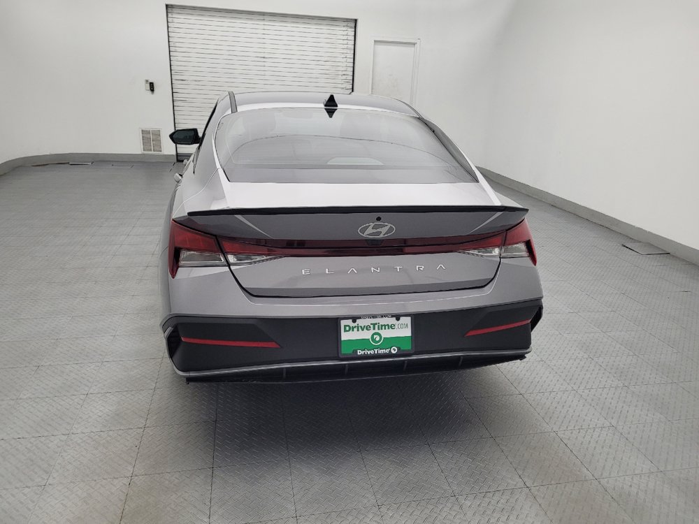 Used 2025 Hyundai Elantra Sport FWD image 6