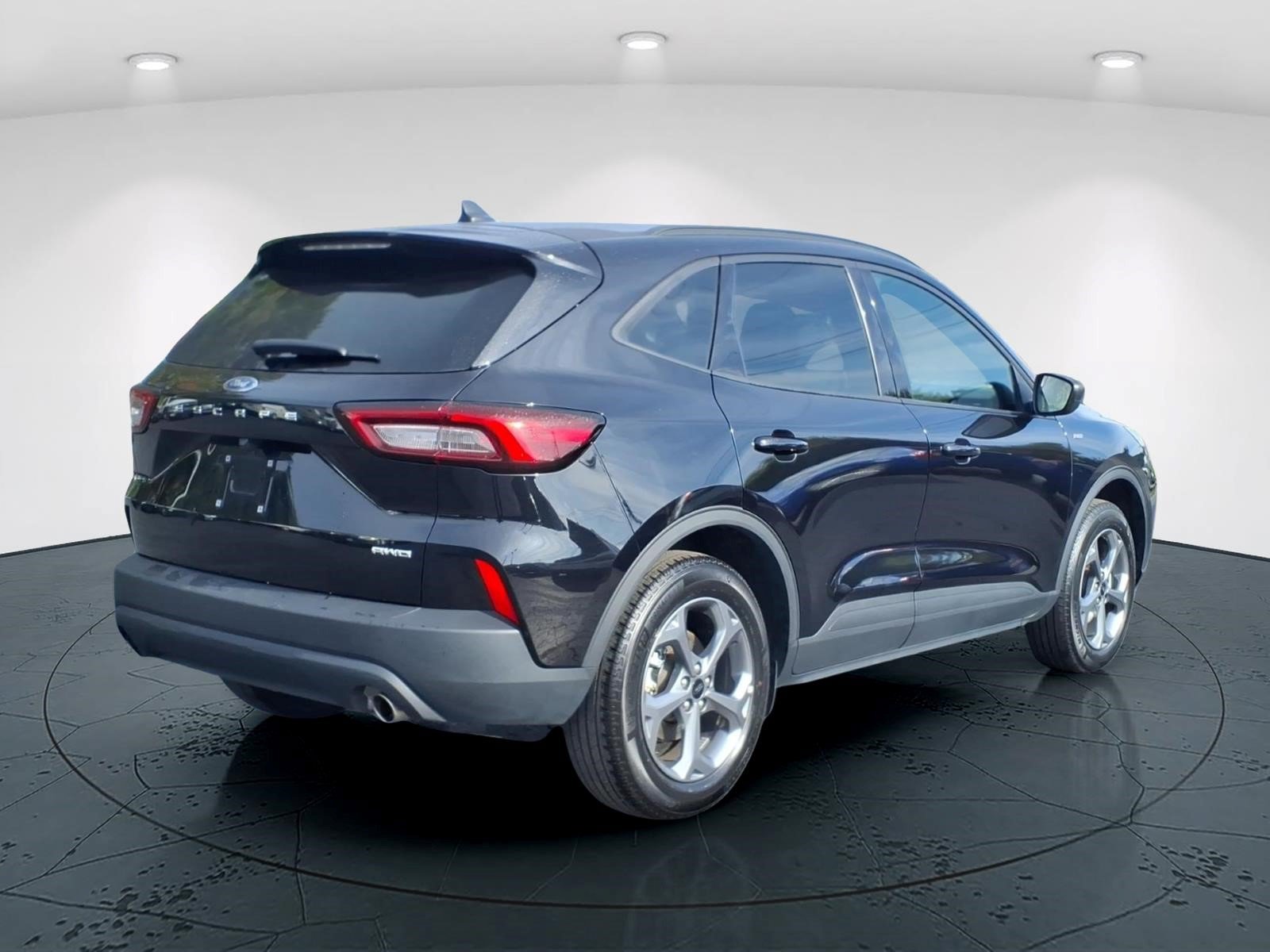 Used 2025 Ford Escape ST-Line AWD/4WD image 3