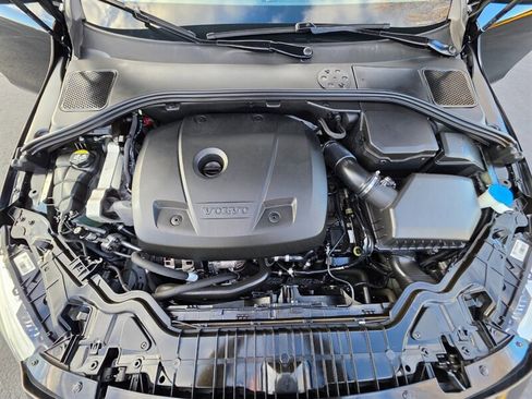 Used 2017 Volvo S60 T5 Inscription Platinum image 31